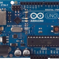 1 Arduino Uno rev3